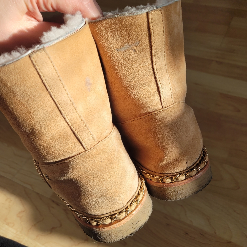 Tan and Black Women's Boots - Picture 4 of 9